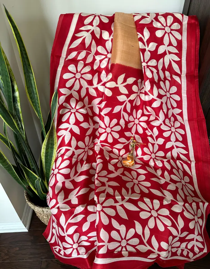 Bold Red Linen Saree with White Floral Motif and Golden Blouse Piece Bold Red Linen Saree with White Floral Motif and Golden Blouse Piece