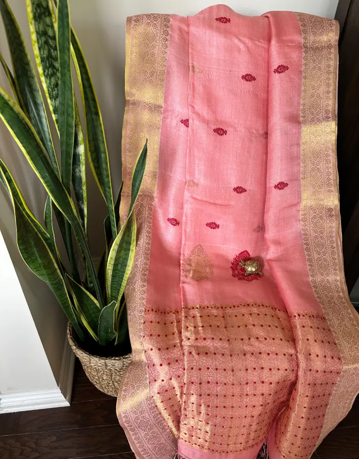 Traditional Baby Pink Gorod Saree with Zari Border and Red Buti Traditional Baby Pink Gorod Saree with Zari Border and Red Buti