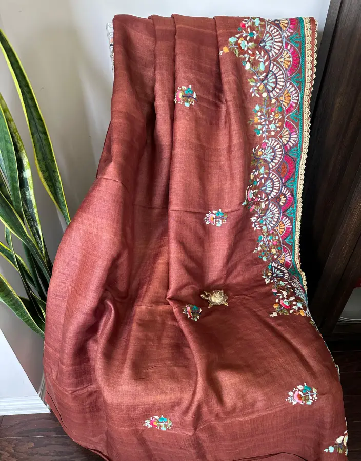 Rust Brown Kantha Stitch Saree with Single-Side Embroidered Border Rust Brown Kantha Stitch Saree with Single-Side Embroidered Border