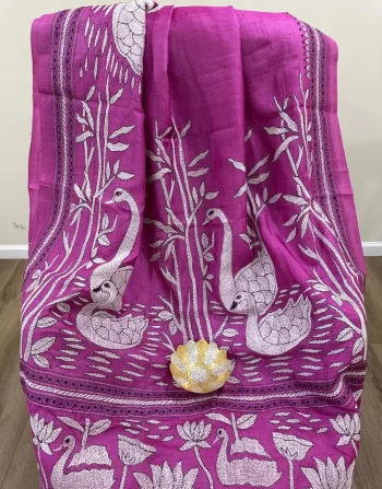 Pink Kanthastitch Saree with white Swan design in Pallu and border